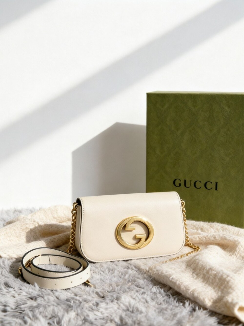 Gucci  Medium Shoulder Bag White Leather